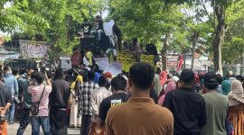 Foto: Gerakan Masyarakat Peduli Madura (GMPM) Geruduk kantor Kantor Pengawasan dan Pelayanan Bea dan Cukai Madura