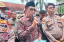 Ket: Bupati Pamekasan saat menemui pendemo, Kamis (29/01/2026).