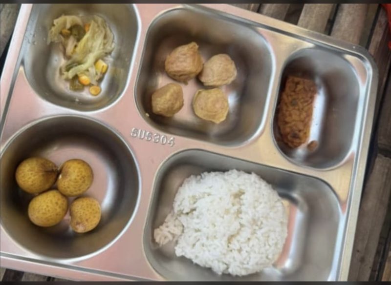 Menu MBG di Yayasan Alhumaidy, Desa Blaban yang dinilai masih kurang layak.