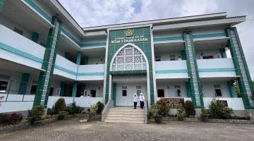 Ket: Lingkungan sekolah MTsN 2 Pamekasan, (6/2/26).